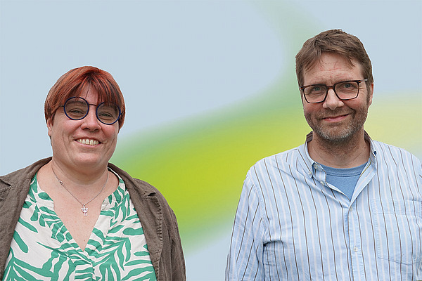 Eine Frau und ein Mann.
