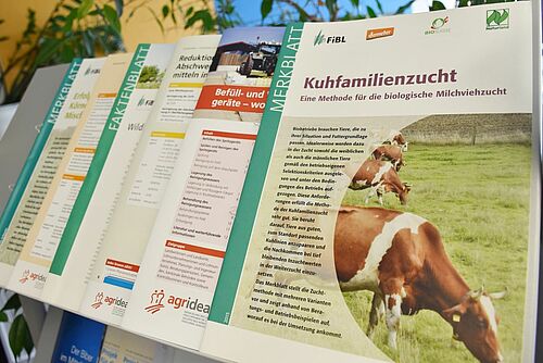 Ausgestellte Publikationen von FiBL und Agridea