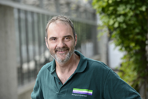 Portrait von Thomas Schmutz.