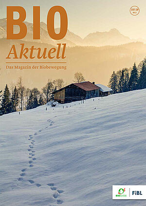 Titelseite Bioaltuell 10|2019 - Winterlandschaft mit Fussspuren im Schnee