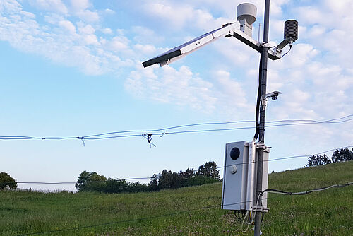 Wetterstation in Obstanlage