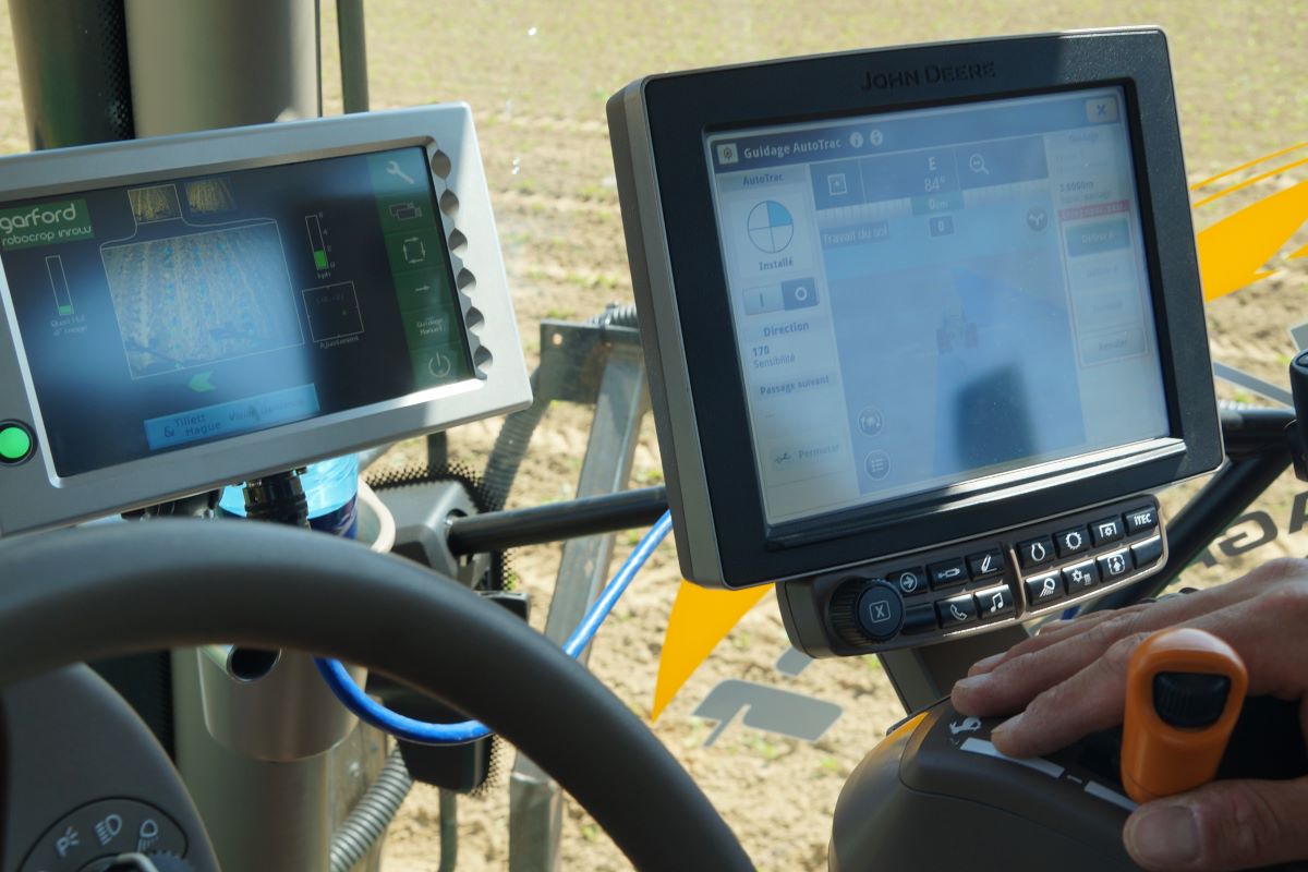 Bildschirm im Traktor-Führerstand